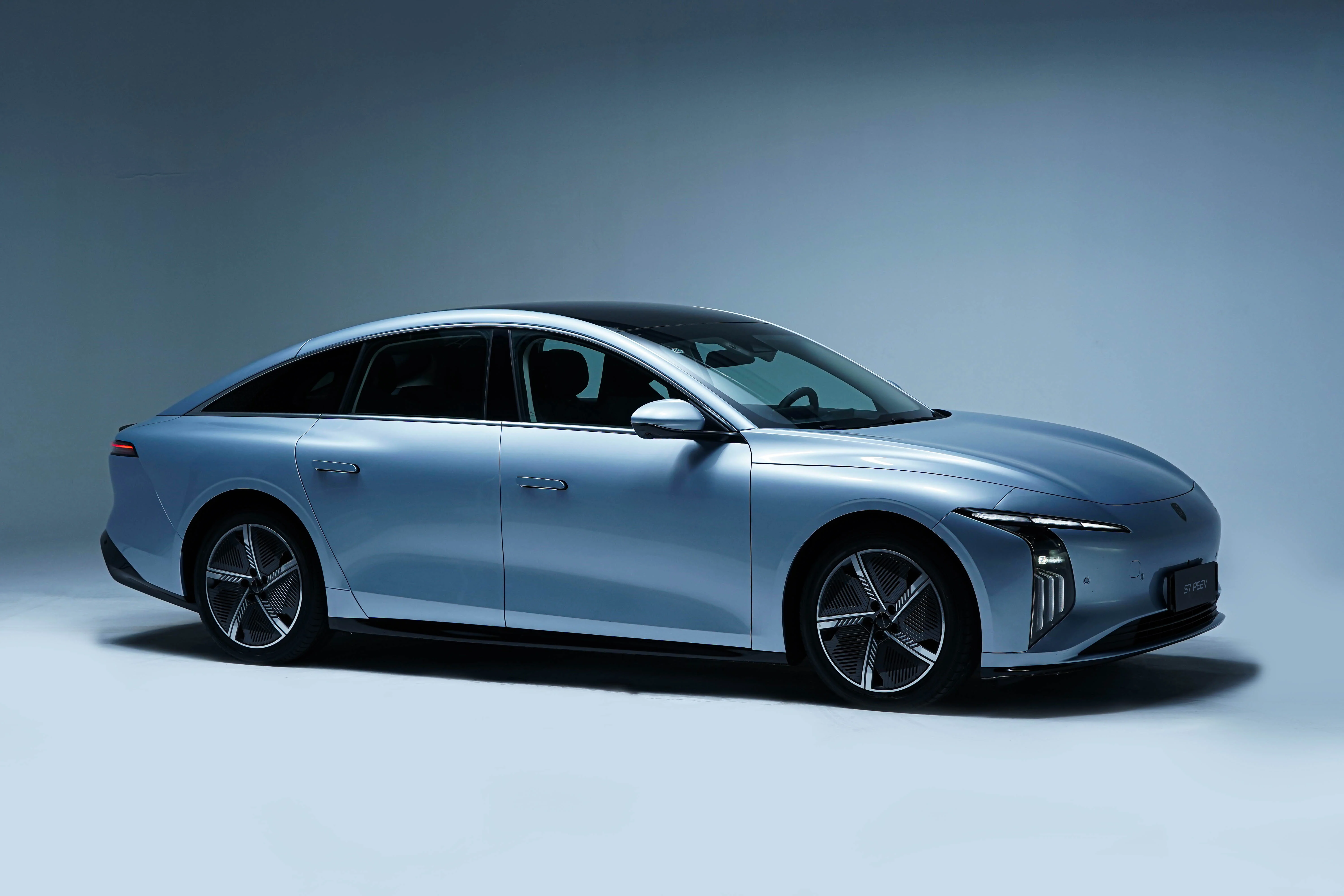 Forthing electric sedan
